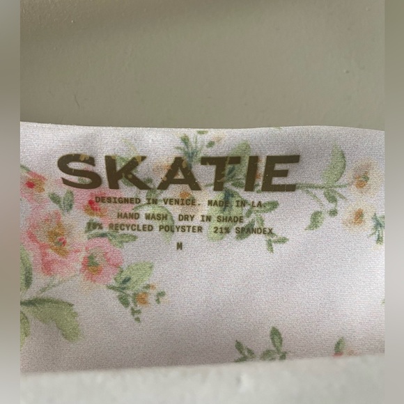 Skatie Elsa Bottom in Naples Size Medium - Picture 5 of 5